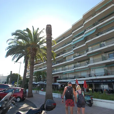 Menton, 2 Pieces, 4 Personnes - Fr-1-196-325